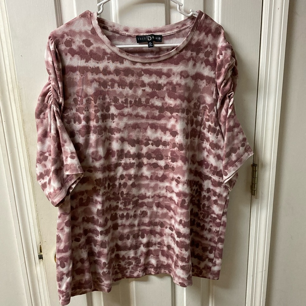 3/$20…bundle and save …
Cute 2x top